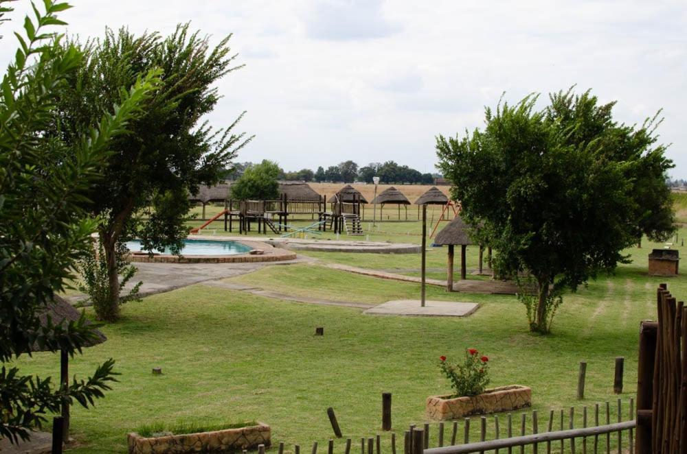 Matlapeng Country Estate Hotel Vanderbijlpark Exterior photo